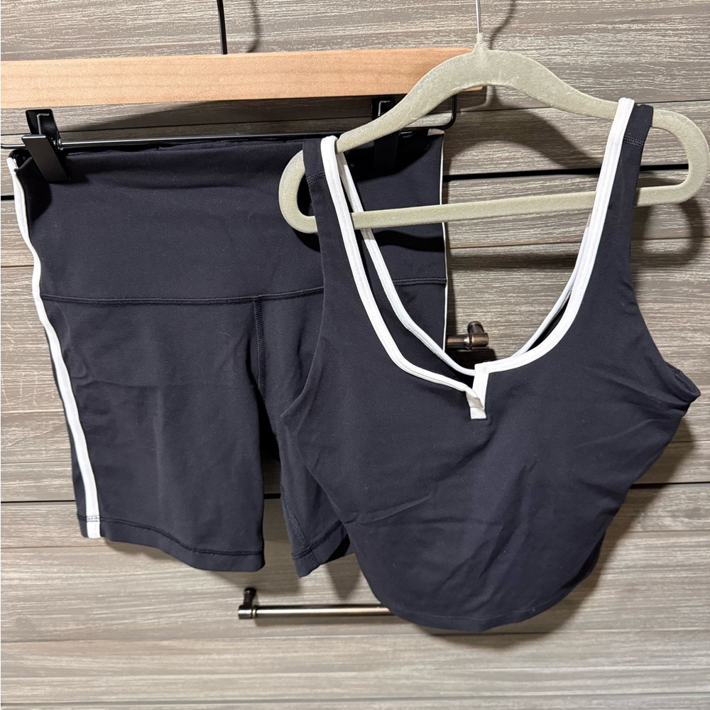 Lululemon align high rise side stripe short 6 inch and notched neck tank size 6